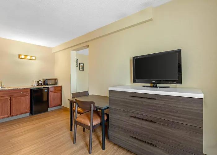 Quality Inn & Suites Bellville - Mansfield